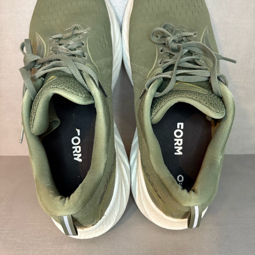 Saucony | Triumph 22 Running Shoes - Olivine Green White ; Mens 12.5 - Picture 6 of 8